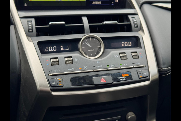 Lexus NX 300h AWD Luxury Line | Facelift, Panoramadak, Leer, Stoelverwarming, Groot scherm, Navigatie, Adaptive cruise control, 18 inch