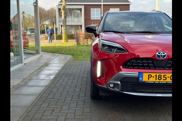 Toyota Yaris Cross 1.5 Hybrid Adventure AWD | Head up display, Elektrische achterklep, Leer, Stoel + Stuurverwarming, Smart connect, December 2021,