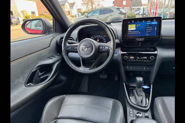 Toyota Yaris Cross 1.5 Hybrid Adventure AWD | Head up display, Elektrische achterklep, Leer, Stoel + Stuurverwarming, Smart connect, December 2021,