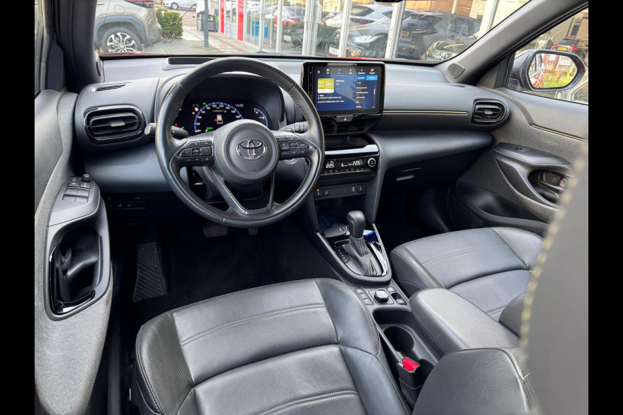 Toyota Yaris Cross 1.5 Hybrid Adventure AWD | Head up display, Elektrische achterklep, Leer, Stoel + Stuurverwarming, Smart connect, December 2021,