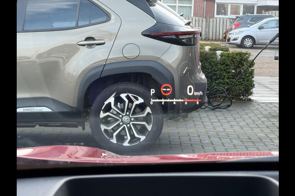 Toyota Yaris Cross 1.5 Hybrid Adventure AWD | Head up display, Elektrische achterklep, Leer, Stoel + Stuurverwarming, Smart connect, December 2021,