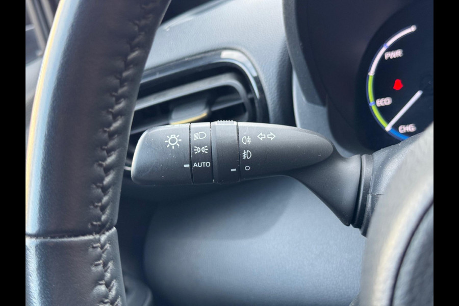 Toyota Yaris Cross 1.5 Hybrid Adventure AWD | Head up display, Elektrische achterklep, Leer, Stoel + Stuurverwarming, Smart connect, December 2021,