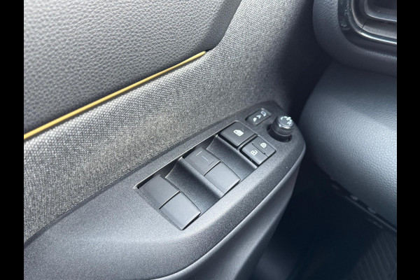 Toyota Yaris Cross 1.5 Hybrid Adventure AWD | Head up display, Elektrische achterklep, Leer, Stoel + Stuurverwarming, Smart connect, December 2021,