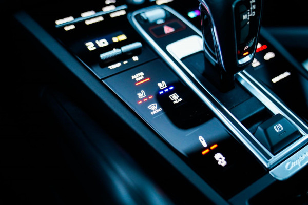 Porsche Cayenne Coupé 3.0 E-Hybrid | Stoelverkoeling | Stuurwiel Verwarming | Sport Chrono