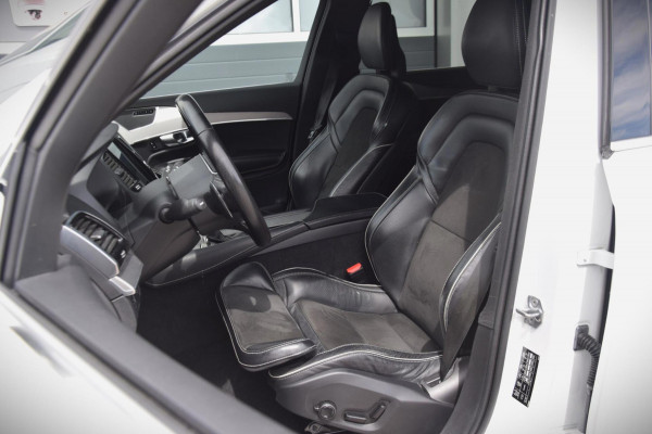 Volvo XC90 2.0 T5 AWD R-Design Scandinavian Line/Extra getinte ruiten