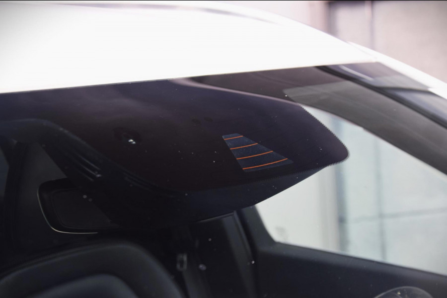 Volvo XC90 2.0 T5 AWD R-Design Scandinavian Line/Extra getinte ruiten