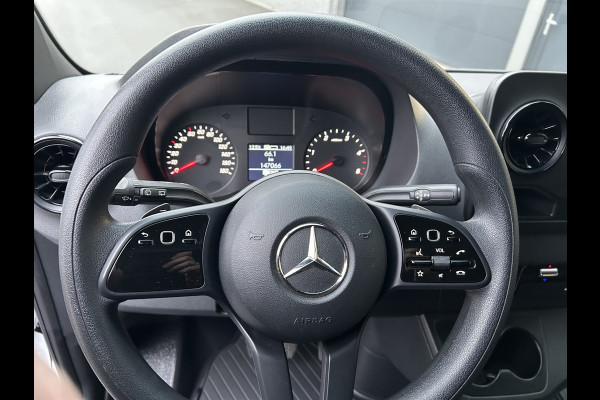 Mercedes-Benz Sprinter 317 CDI L2 H2 3500KG Trekhaak / Automaat / MBUX / Camera / Parkeersensoren / Navigatie / Airco
