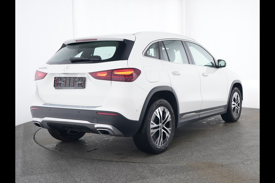 Mercedes-Benz GLA 250 e Plug-In Hybride Trekhaak | Ledkoplampen | Sfeerverlichting | Stuur en Stoelverwarming | Keyless-Go. Inclusief 24 maanden Mercedes-Benz Certified garantie voor Europa.