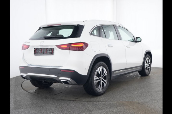 Mercedes-Benz GLA 250 e Plug-In Hybride Trekhaak | Ledkoplampen | Sfeerverlichting | Stuur en Stoelverwarming | Keyless-Go. Inclusief 24 maanden Mercedes-Benz Certified garantie voor Europa.