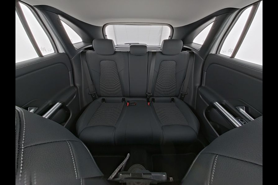 Mercedes-Benz GLA 250 e Plug-In Hybride Trekhaak | Ledkoplampen | Sfeerverlichting | Stuur en Stoelverwarming | Keyless-Go. Inclusief 24 maanden Mercedes-Benz Certified garantie voor Europa.