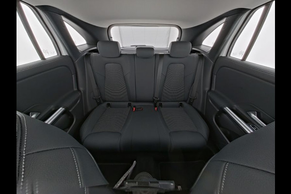 Mercedes-Benz GLA 250 e Plug-In Hybride Trekhaak | Ledkoplampen | Sfeerverlichting | Stuur en Stoelverwarming | Keyless-Go. Inclusief 24 maanden Mercedes-Benz Certified garantie voor Europa.