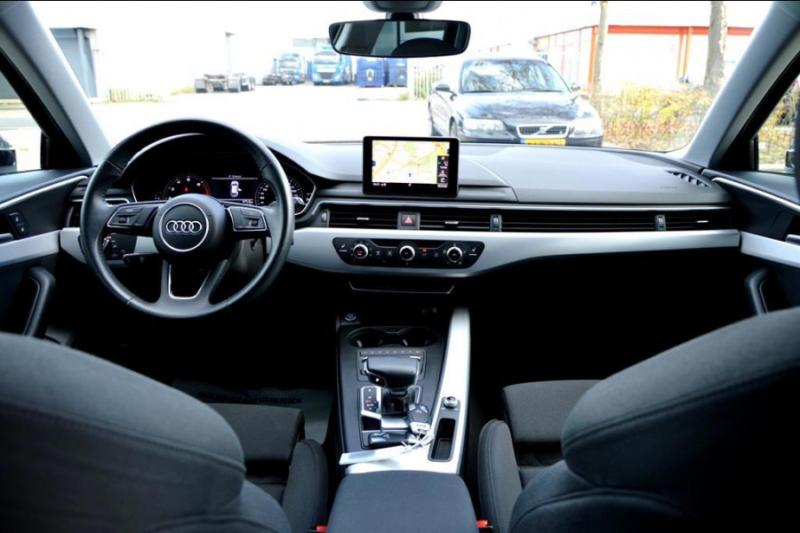 Audi A4 AVANT 35 TFSI Design ECC/PDC V&A/LED/LMV18/NAVI/PANO