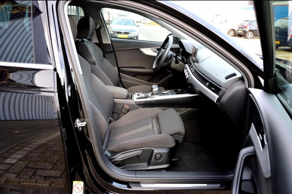 Audi A4 AVANT 35 TFSI Design ECC/PDC V&A/LED/LMV18/NAVI/PANO