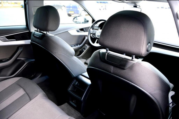 Audi A4 AVANT 35 TFSI Design ECC/PDC V&A/LED/LMV18/NAVI/PANO