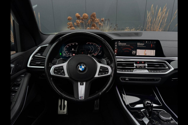 BMW X5 xDrive40d M PACK PANO KUIPSTOELEN LEDER LED NAVI CAMERA
