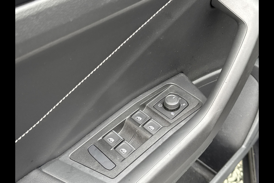 Volkswagen T-Roc Cabrio 1.5 TSI 150PK DSG R-LINE SPORT LEDER/MATRIX-LED/NAVI/CARPLAY/FABRIEKS GARANTIE****