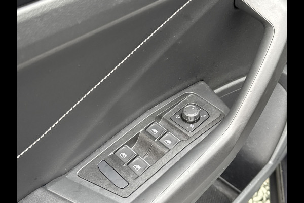 Volkswagen T-Roc Cabrio 1.5 TSI 150PK DSG R-LINE SPORT LEDER/MATRIX-LED/NAVI/CARPLAY/FABRIEKS GARANTIE****