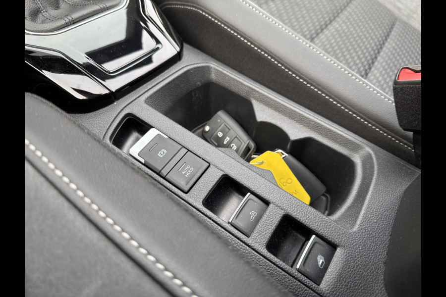 Volkswagen T-Roc Cabrio 1.5 TSI 150PK DSG R-LINE SPORT LEDER/MATRIX-LED/NAVI/CARPLAY/FABRIEKS GARANTIE****