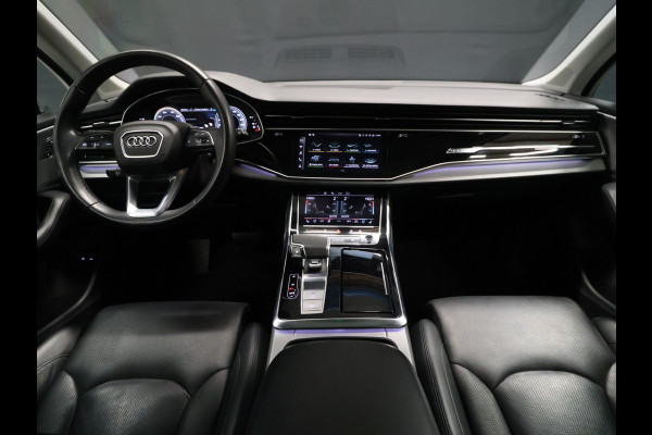 Audi Q7 55 TFSI e quattro Sport S [SCHUIFKANTELDAK, ADAPTIVE CRUISE, 360 CAMERA, TREKHAAK INKLAPBAAR, MEMORY SEATS, LUCHTVERING, STOELMASSAGE, APPLE CARPLAY, ANDROID, STUURVERWARMING, STOELVENTILATIE, STOELVERWARMING, VOL LED