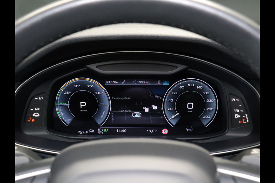 Audi Q7 55 TFSI e quattro Sport S [SCHUIFKANTELDAK, ADAPTIVE CRUISE, 360 CAMERA, TREKHAAK INKLAPBAAR, MEMORY SEATS, LUCHTVERING, STOELMASSAGE, APPLE CARPLAY, ANDROID, STUURVERWARMING, STOELVENTILATIE, STOELVERWARMING, VOL LED
