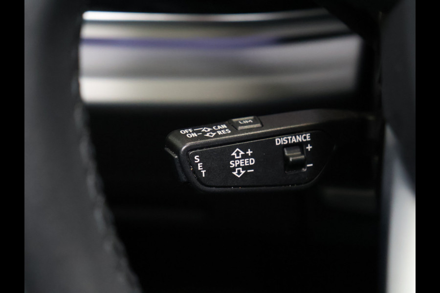 Audi Q7 55 TFSI e quattro Sport S [SCHUIFKANTELDAK, ADAPTIVE CRUISE, 360 CAMERA, TREKHAAK INKLAPBAAR, MEMORY SEATS, LUCHTVERING, STOELMASSAGE, APPLE CARPLAY, ANDROID, STUURVERWARMING, STOELVENTILATIE, STOELVERWARMING, VOL LED