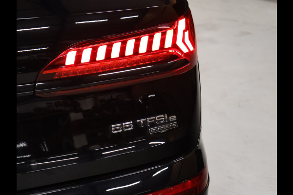 Audi Q7 55 TFSI e quattro Sport S [SCHUIFKANTELDAK, ADAPTIVE CRUISE, 360 CAMERA, TREKHAAK INKLAPBAAR, MEMORY SEATS, LUCHTVERING, STOELMASSAGE, APPLE CARPLAY, ANDROID, STUURVERWARMING, STOELVENTILATIE, STOELVERWARMING, VOL LED