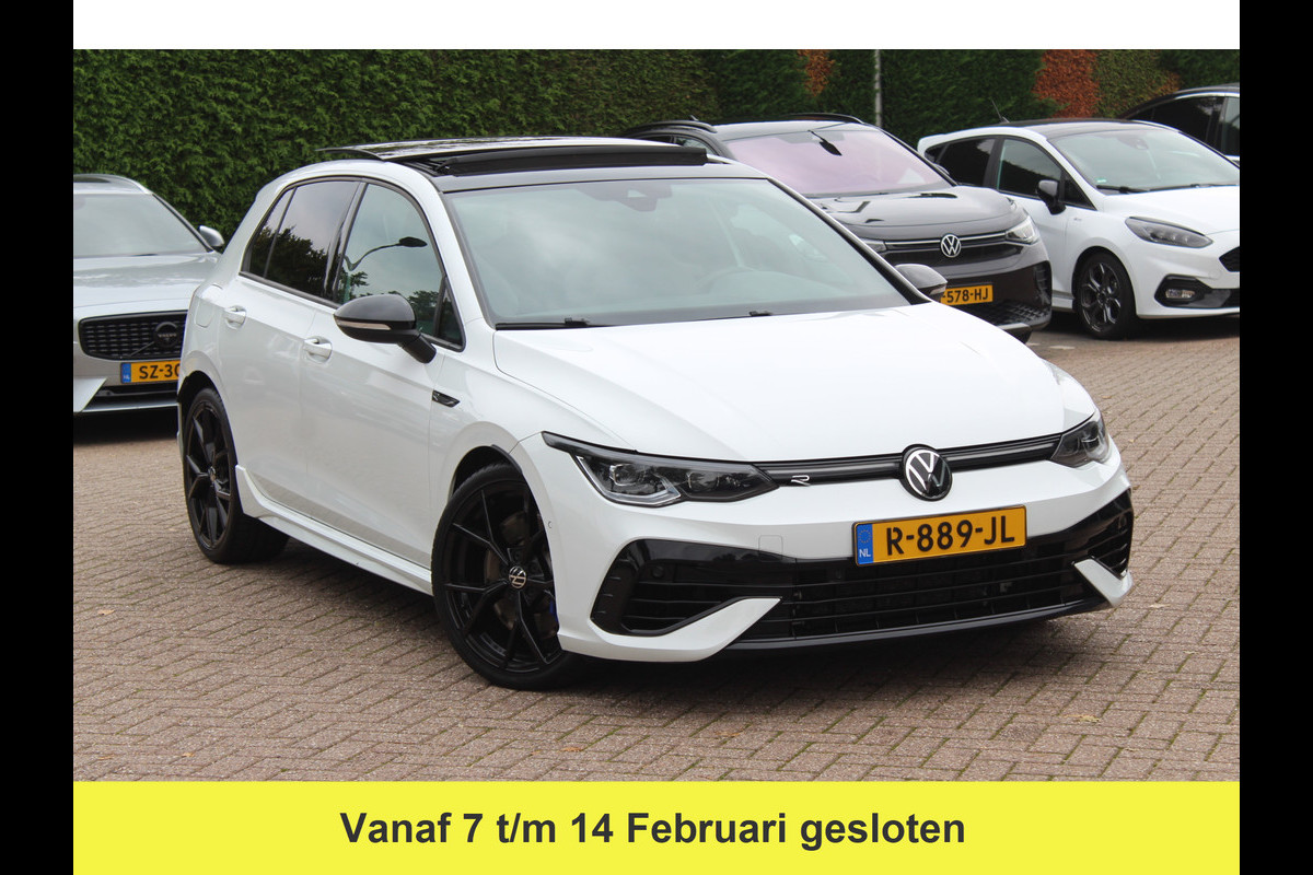 Volkswagen Golf 2.0 TSI R 4Motion / Panoramadak / Camera / Sportuitlaat / 19'' / Matrix LED / Keyless / CarPlay / Stoelverwarming / Dodehoek / DAB / ACC