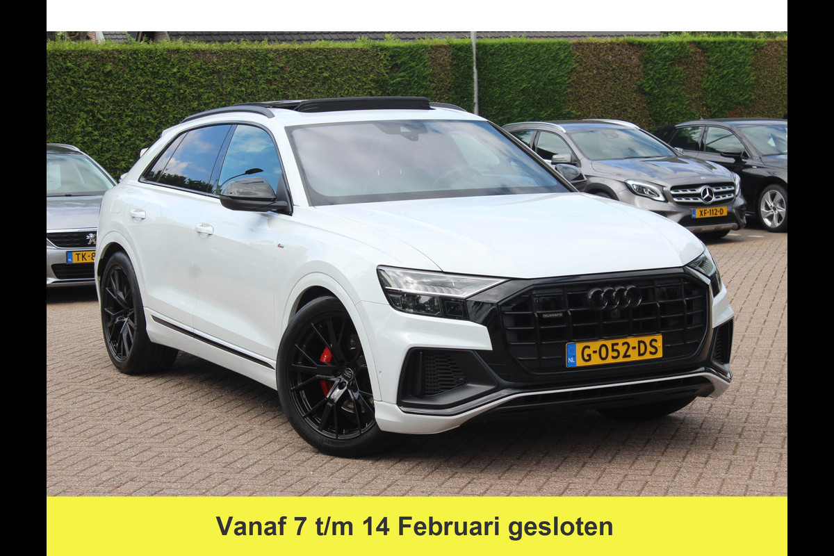 Audi Q8 55 TFSI quattro Pro Line Plus / Trekhaak / Panoramadak / 360Camera / Achterasbesturing / Softclose / 22'' / B&O / Sfeerverlichting / Dodehoek / DAB / Stoelverwarming / ACC