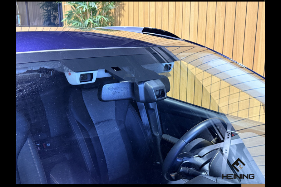 Subaru XV 2.0i e-BOXER Luxury. Automaat 4X4. Adaptive-cruise. Apple-carplay. Navi. Camera voor en achter. 49000km met NAP.