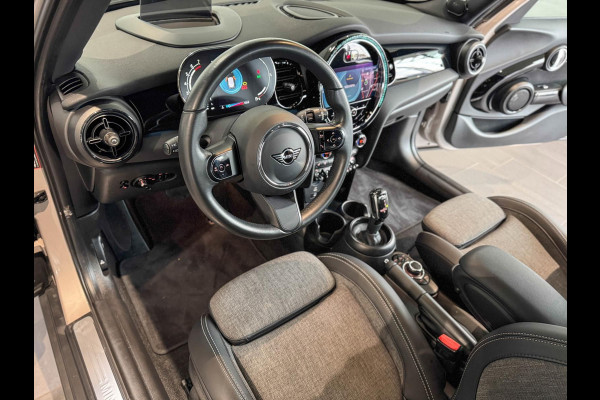MINI 1.5 Cooper Steptr.Aut.-7 ** LED, NAVI+, PANORAMA, HuD, HALF-LEDER, KEYLESS, CAMERA ** 1e EIG - UNFALLFREI ** ** INFORMEER OOK NAAR ONZE AANTREKKELIJKE FINANCIAL-LEASE TARIEVEN **