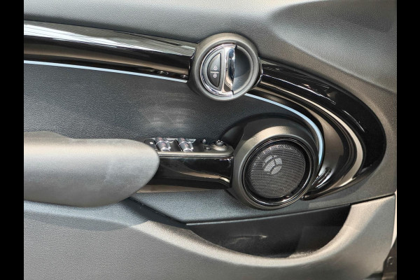 MINI 1.5 Cooper Steptr.Aut.-7 ** LED, NAVI+, PANORAMA, HuD, HALF-LEDER, KEYLESS, CAMERA ** 1e EIG - UNFALLFREI ** ** INFORMEER OOK NAAR ONZE AANTREKKELIJKE FINANCIAL-LEASE TARIEVEN **