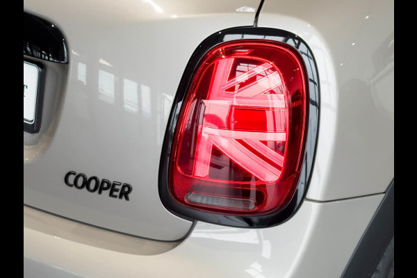 MINI 1.5 Cooper Steptr.Aut.-7 ** LED, NAVI+, PANORAMA, HuD, HALF-LEDER, KEYLESS, CAMERA ** 1e EIG - UNFALLFREI ** ** INFORMEER OOK NAAR ONZE AANTREKKELIJKE FINANCIAL-LEASE TARIEVEN **