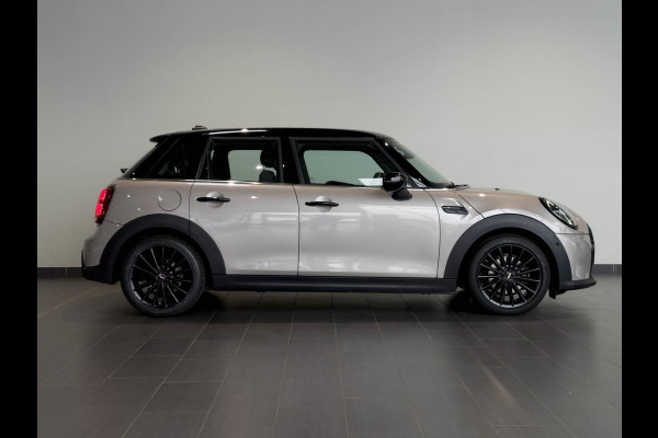 MINI 1.5 Cooper Steptr.Aut.-7 ** LED, NAVI+, PANORAMA, HuD, HALF-LEDER, KEYLESS, CAMERA ** 1e EIG - UNFALLFREI ** ** INFORMEER OOK NAAR ONZE AANTREKKELIJKE FINANCIAL-LEASE TARIEVEN **