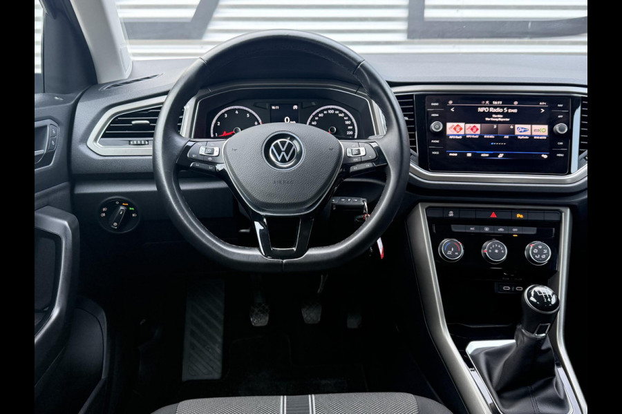 Volkswagen T-Roc 1.5 TSI Style 1e Eigenaar|Navi|Carplay|Trekhaak|PDC V+A|Cruise|N.A.P|150pk|APK tot 06-2027