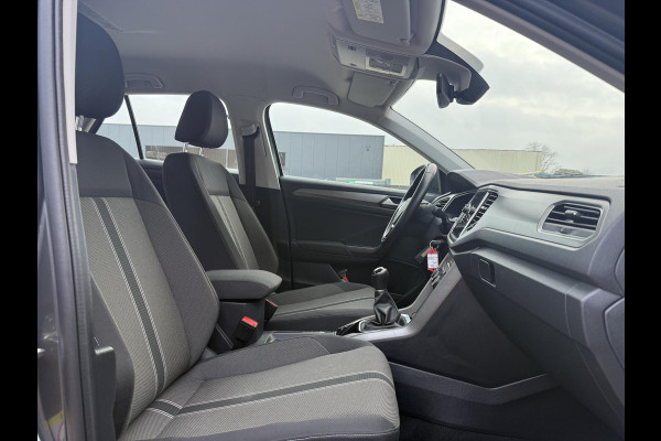 Volkswagen T-Roc 1.5 TSI Style 1e Eigenaar|Navi|Carplay|Trekhaak|PDC V+A|Cruise|N.A.P|150pk|APK tot 06-2027