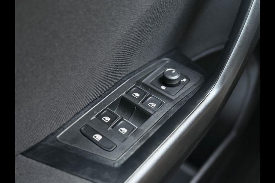 Volkswagen T-Roc 1.5 TSI Style 1e Eigenaar|Navi|Carplay|Trekhaak|PDC V+A|Cruise|N.A.P|150pk|APK tot 06-2027