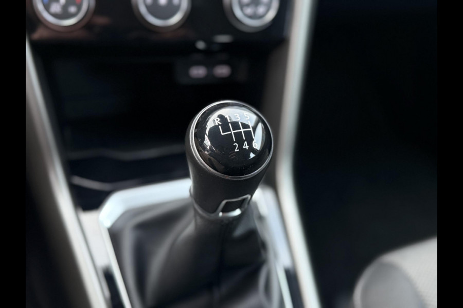 Volkswagen T-Roc 1.5 TSI Style 1e Eigenaar|Navi|Carplay|Trekhaak|PDC V+A|Cruise|N.A.P|150pk|APK tot 06-2027