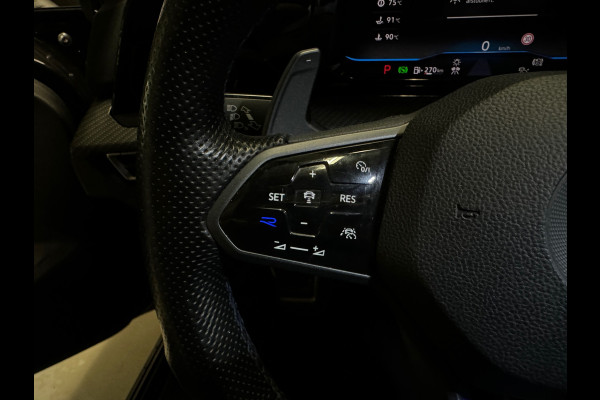 Volkswagen Golf 2.0 TSI R 4M Performance Pano|HuD|H/K|Akrapovic