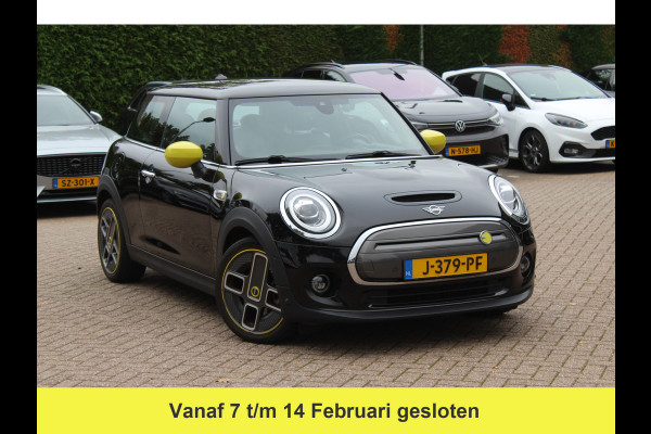 MINI Mini Electric Charged 33 kWh / SoH 95.8% / Camera / Head-up / Leder / Harman Kardon / Keyless / 17'' / CarPlay / Stoelverwarming / Matrix LED / DAB / Cruise Control