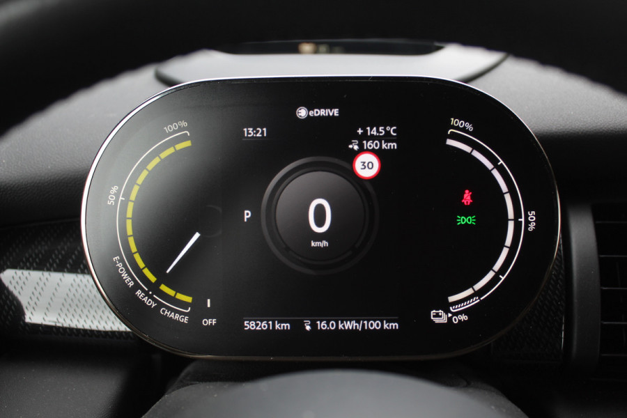 MINI Mini Electric Charged 33 kWh / SoH 95.8% / Camera / Head-up / Leder / Harman Kardon / Keyless / 17'' / CarPlay / Stoelverwarming / Matrix LED / DAB / Cruise Control