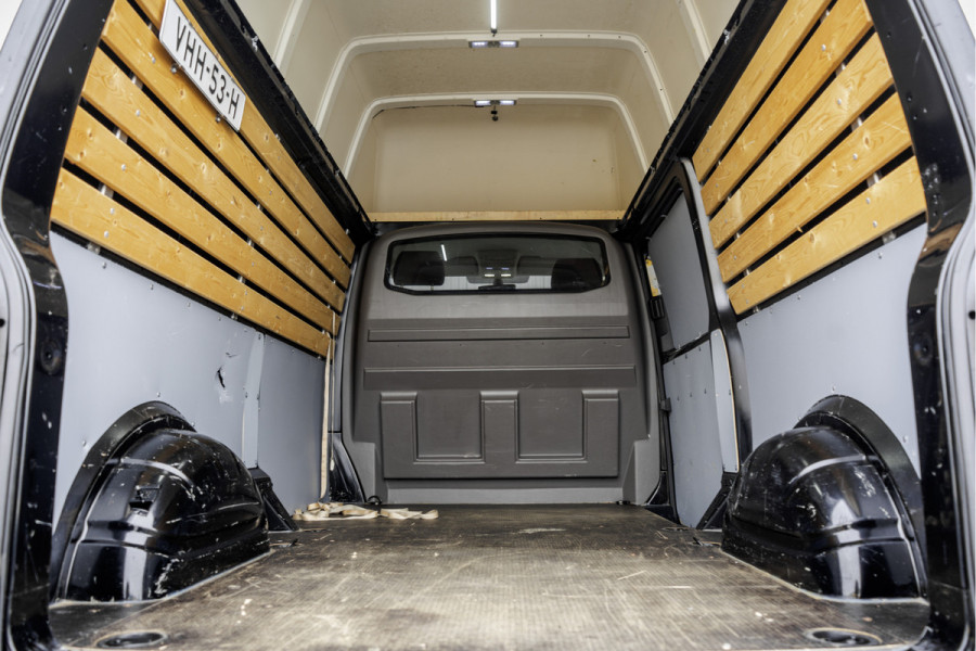 Volkswagen Transporter T6.1 2.0 TDI L2H3 | 150 PK | Trekhaak | Carplay | Navi | Cruise | Airco