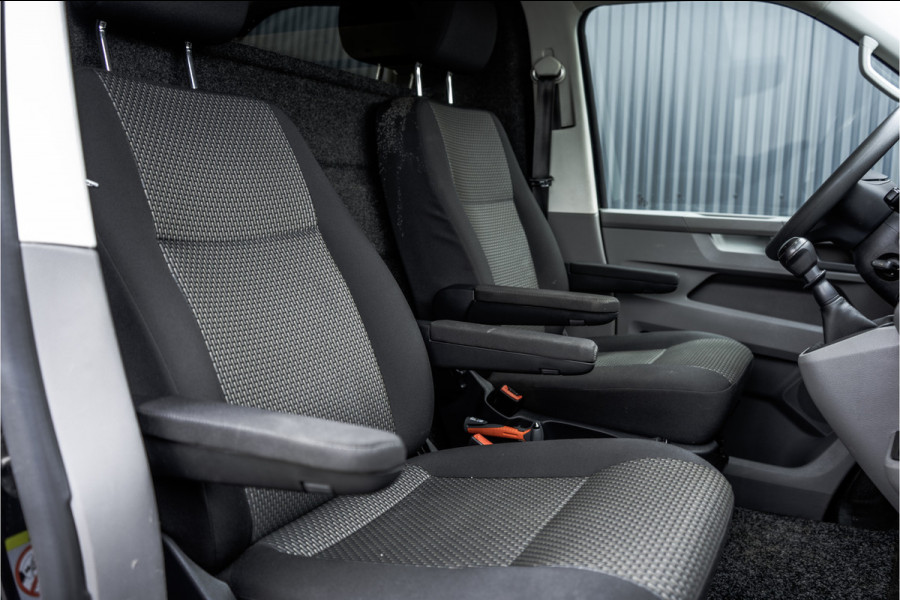 Volkswagen Transporter T6.1 2.0 TDI L2H3 | 150 PK | Trekhaak | Carplay | Navi | Cruise | Airco
