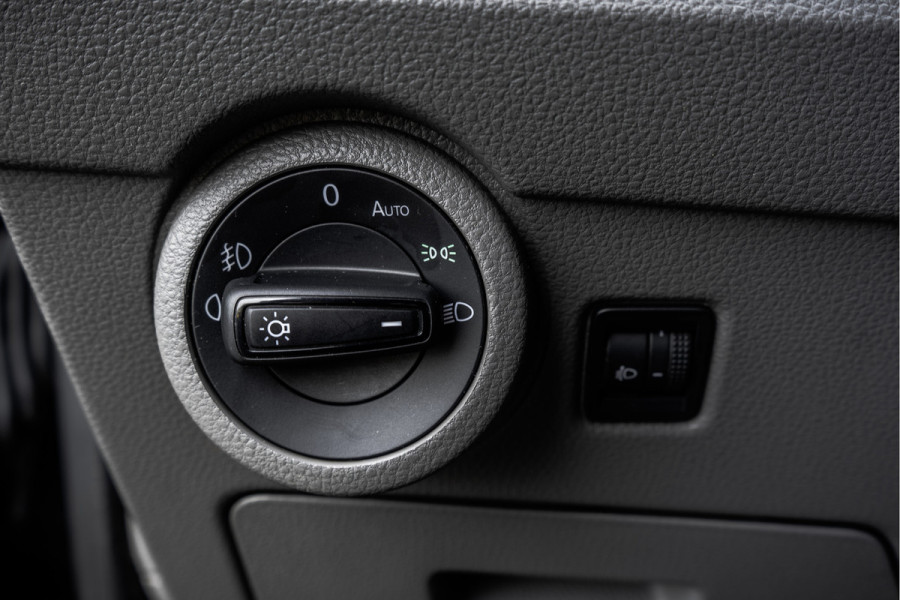 Volkswagen Transporter T6.1 2.0 TDI L2H3 | 150 PK | Trekhaak | Carplay | Navi | Cruise | Airco