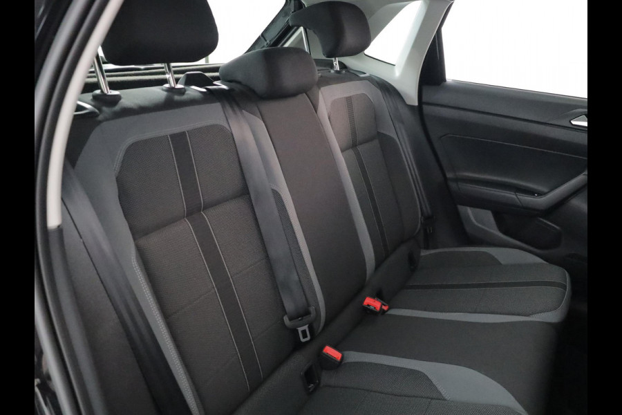 Volkswagen Polo 1.0 TSI Style 95 pk Automaat (DSG) | Navigatie | Parkeersensoren | Adaptieve cruise control | Matrix LED koplampen | Stoelverwarming |