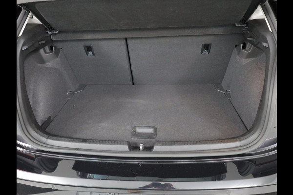 Volkswagen Polo 1.0 TSI Style 95 pk Automaat (DSG) | Navigatie | Parkeersensoren | Adaptieve cruise control | Matrix LED koplampen | Stoelverwarming |