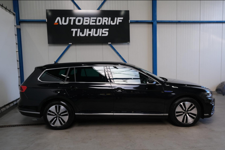 Volkswagen Passat Variant 1.4 TSI PHEV GTE Business - Cruise, Camera, Camera, Massage stoelen