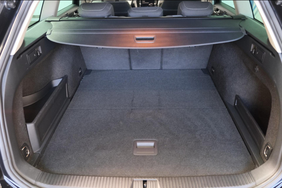 Volkswagen Passat Variant 1.4 TSI PHEV GTE Business - Cruise, Camera, Camera, Massage stoelen