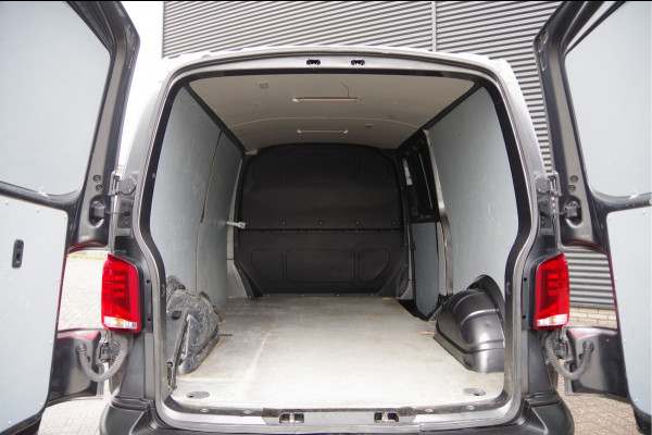 Volkswagen Transporter 2.0 TDI L2 3-ZITS, 150PK AUT. CAMERA, NAVI, CRUISE, AIRCO, CARPLAY, LEDER MF STUURWIEL