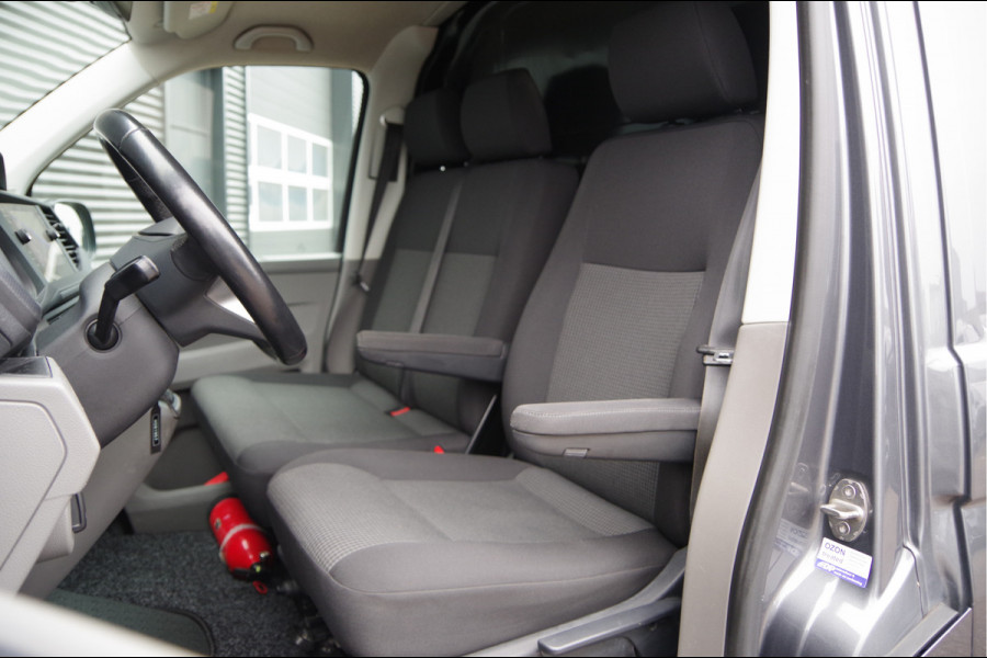 Volkswagen Transporter 2.0 TDI L2 3-ZITS, 150PK AUT. CAMERA, NAVI, CRUISE, AIRCO, CARPLAY, LEDER MF STUURWIEL