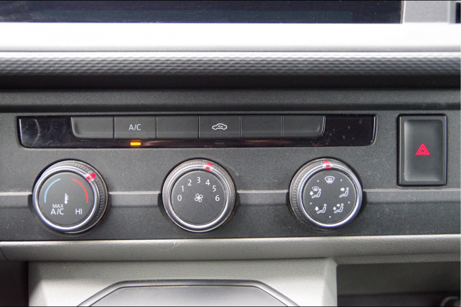 Volkswagen Transporter 2.0 TDI L2 3-ZITS, 150PK AUT. CAMERA, NAVI, CRUISE, AIRCO, CARPLAY, LEDER MF STUURWIEL